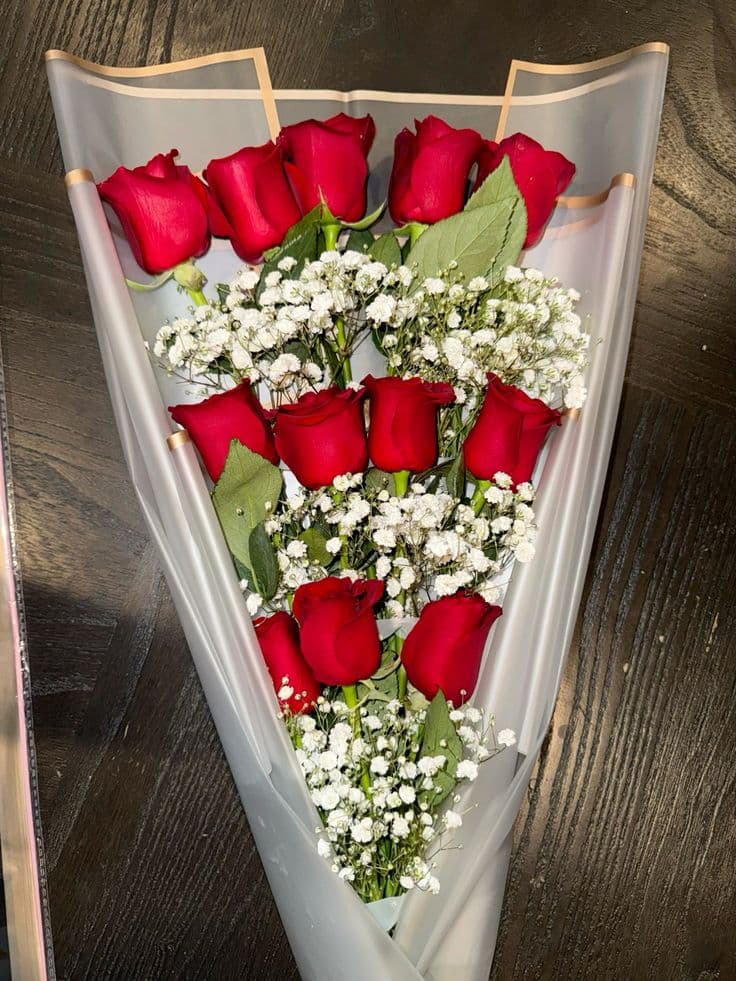 Bouquet 12 roses — glace artisanale premium par Gift & ENTREMETS By Ah Mes Goûts à Cotonou